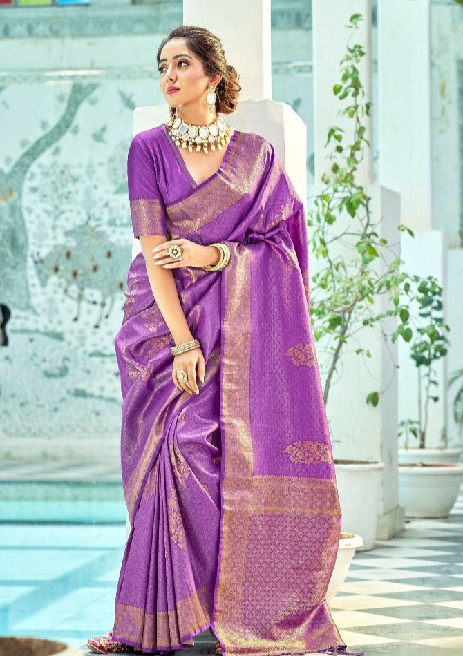 Lavender Kanchipuram silk saree featuring a delicate variscite design, paired with a striking korai violet border, perfect for an elegant and traditional look.